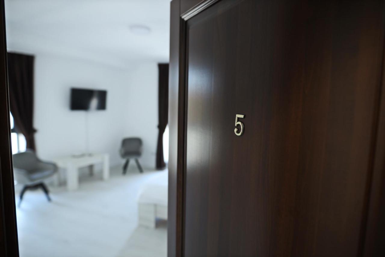 Casa Vys Apartment Pitesti Exterior photo
